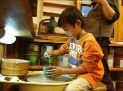 東京で陶芸体験を親子で楽しめる想工房