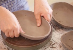 陶芸体験は東京の多摩市にある想工房で